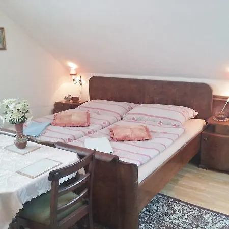 Hugo Casa de hóspedes 3*