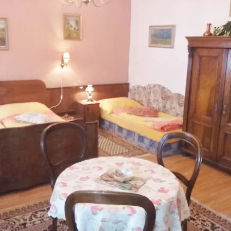 Hugo Casa de hóspedes 3*