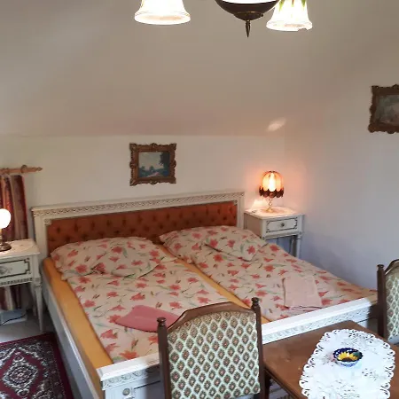 Hugo Casa de hóspedes Sedlec-Prcice