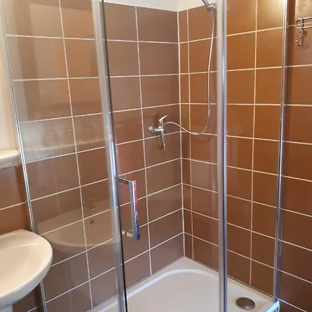 Hugo Casa de hóspedes 3*