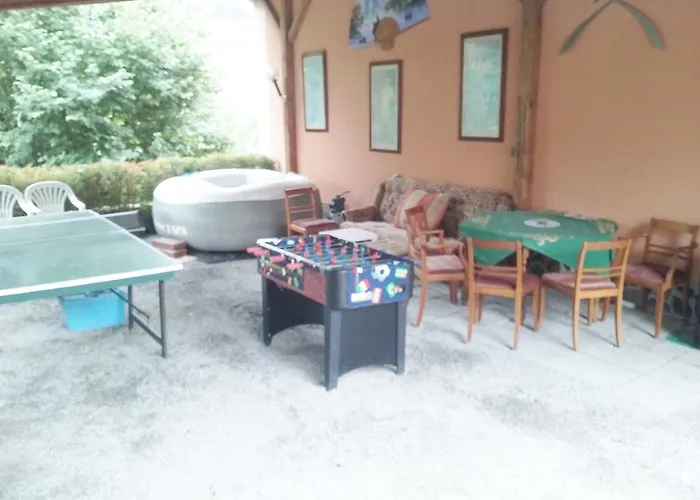招待所 Hugo